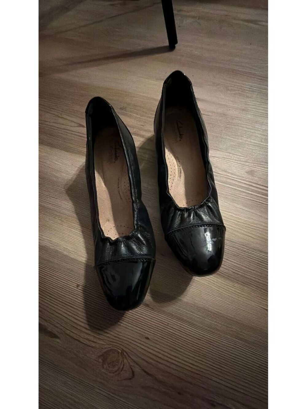 Clarks Flats Size 8